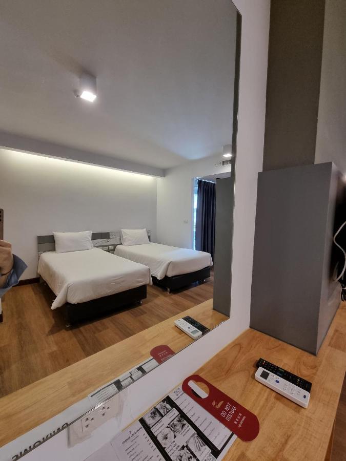 The Key Point Hotel Bangkok Extérieur photo